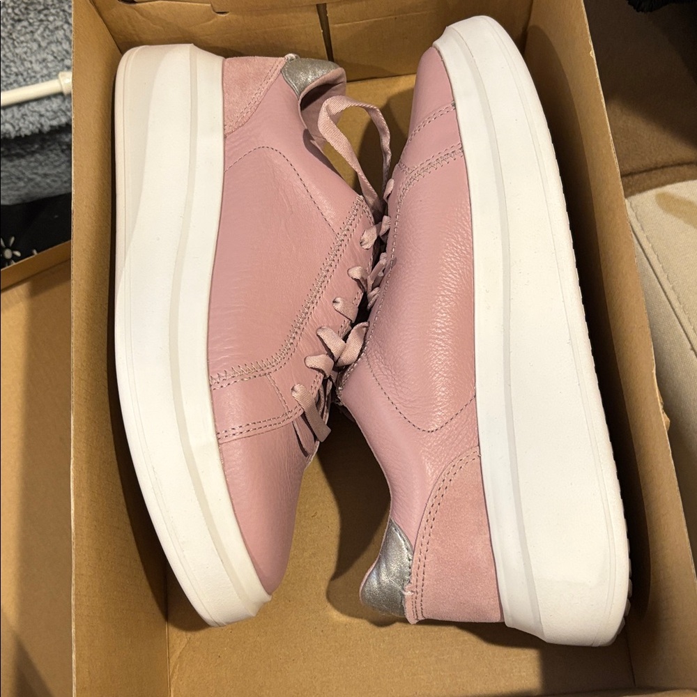 UGG - Scape Lace - Rose Gray